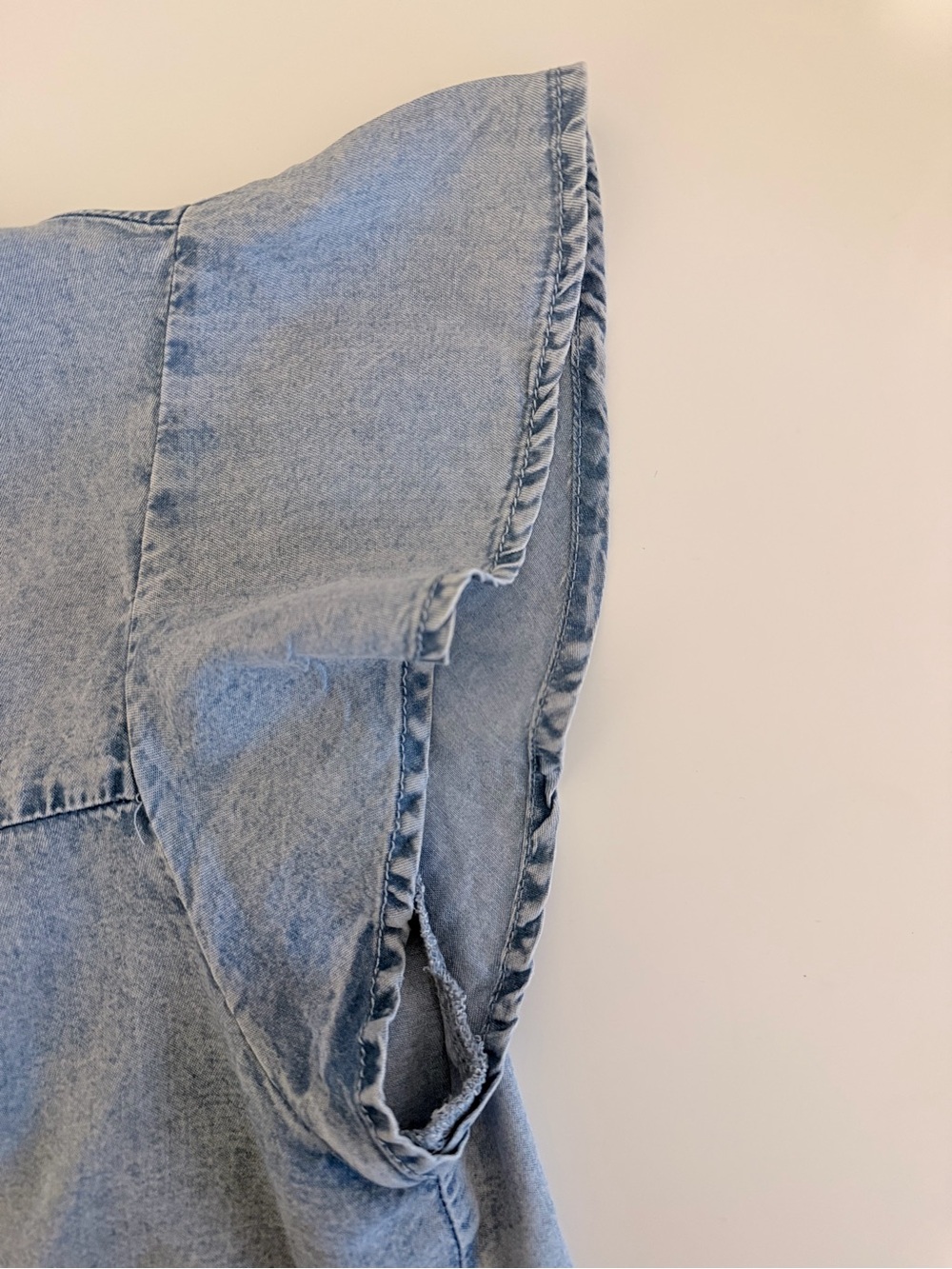 Jane + Delancey Chambray Ruffle Blouse | M | 100% Lyocell Button Front - Picture 6 of 9